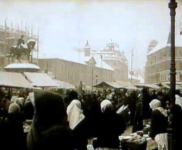 Trg bana Jelačića 1928. godine, hotel Milinov u izgradnji